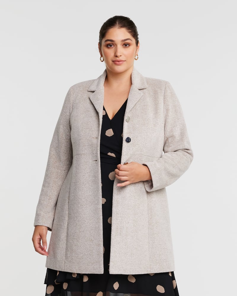 Front of a model wearing a size 18W FLOATER COAT in OATMEAL by Estelle. | dia_product_style_image_id:302114